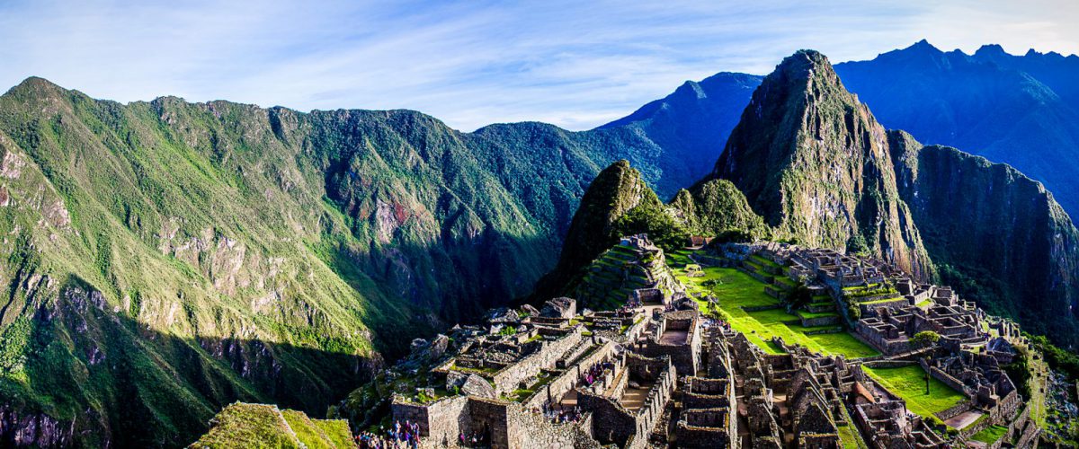 Guests-admiring-Machu-Picchu-in-Peru-1600x900