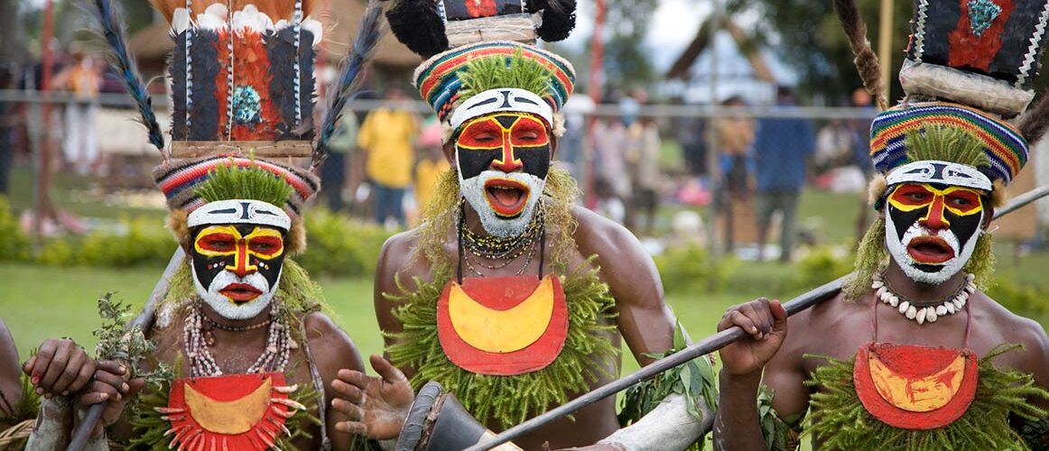 tribal-dancers-Goroka