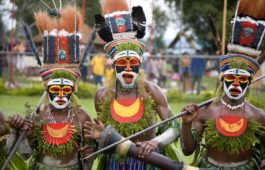 tribal-dancers-Goroka