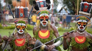 tribal-dancers-Goroka